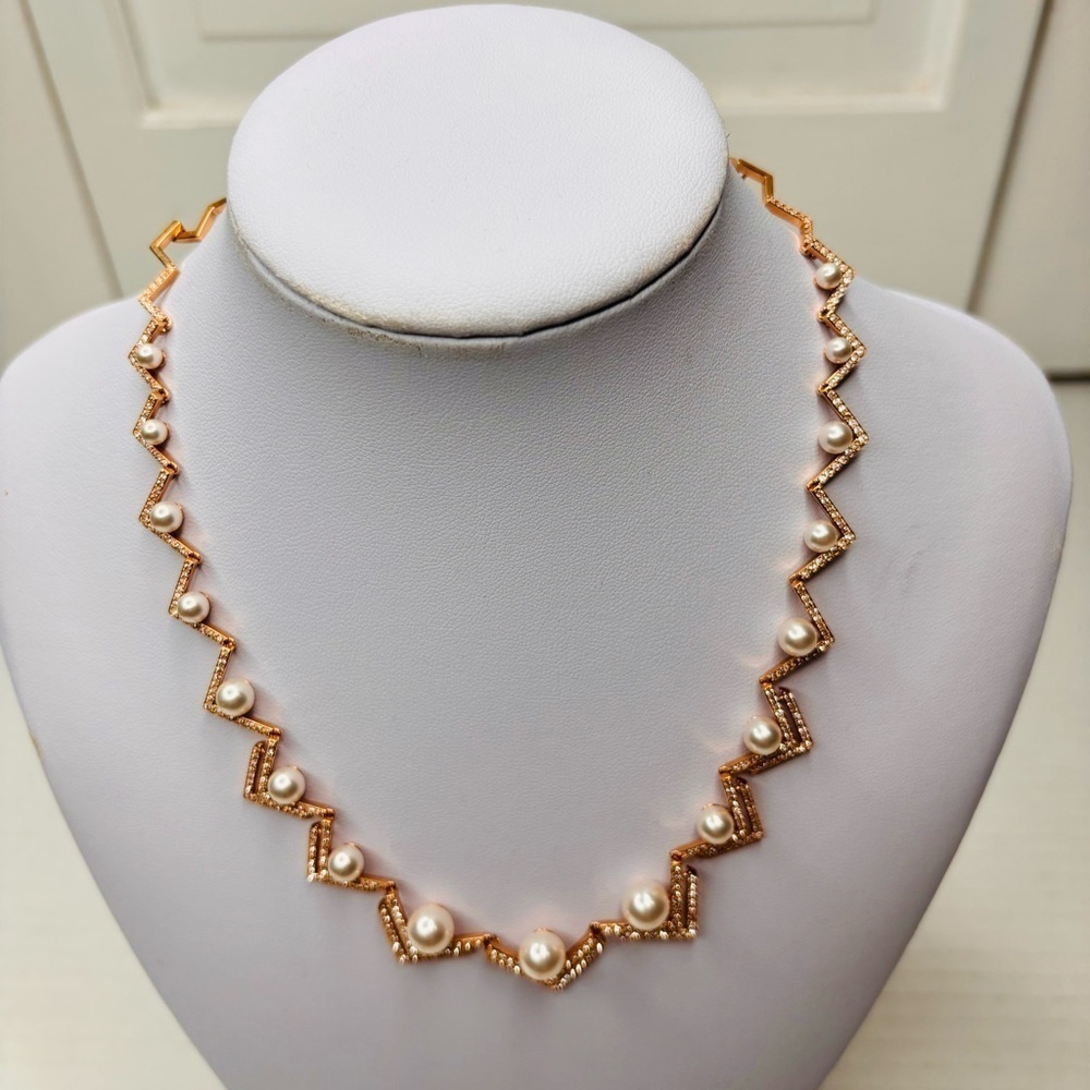 SWAROVSKI Edify All-Around Necklace - Picture 3 of 6